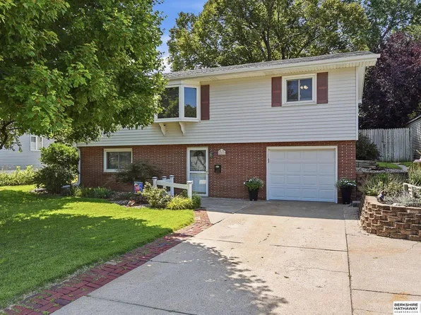 12129 N St, Omaha, NE 68137