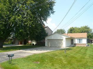 38105 Circle Dr, Harrison Township, MI