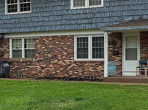 2615 Hawthorne Dr, Bettendorf, IA 52722
