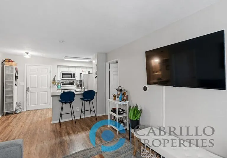 1435 India St #408 — Photo 12