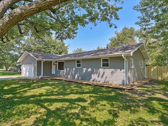 3rd image of 205 Kings Drive