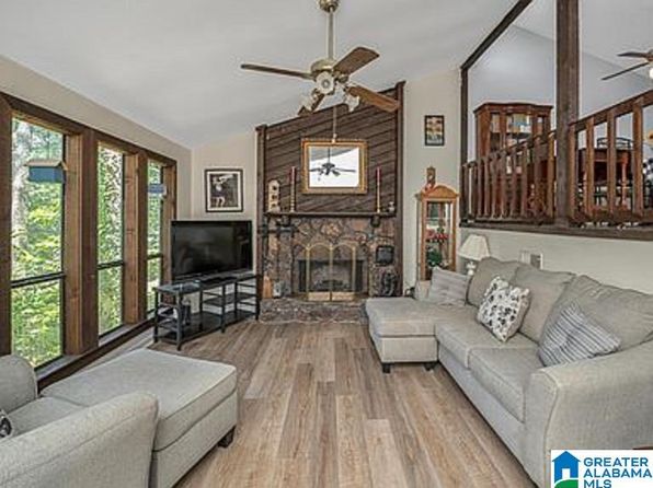 1061 Forest Brook Dr, Birmingham, AL 35226