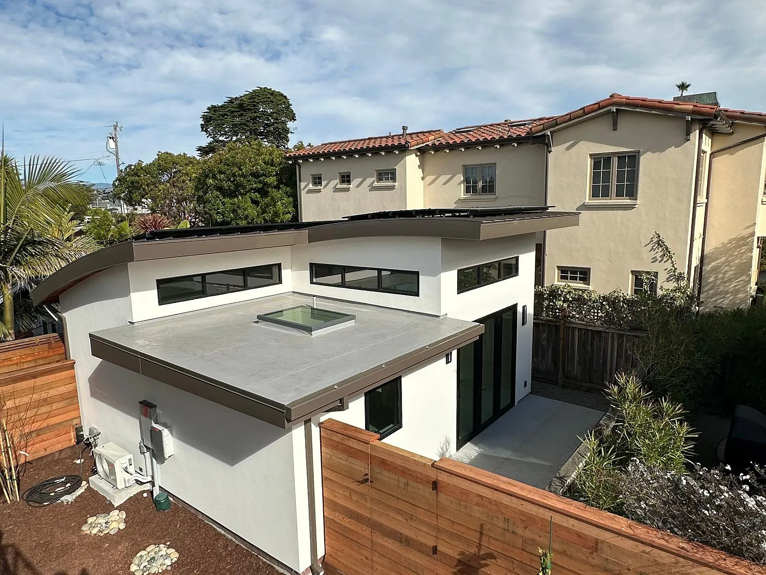 450 38th Ave — Photo 1