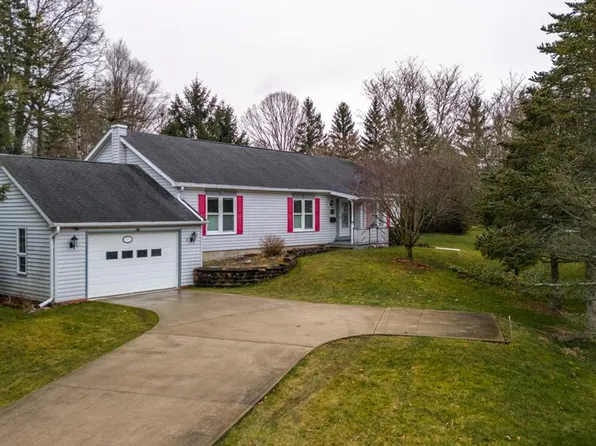 809 W Lockhart St, Sayre, PA 18840