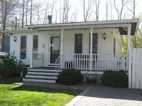 1st image of 14 Great River Dr