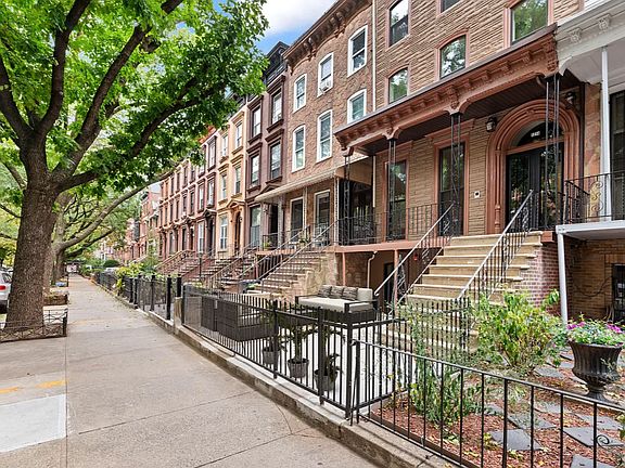 4th image of 1214 Dean St #B