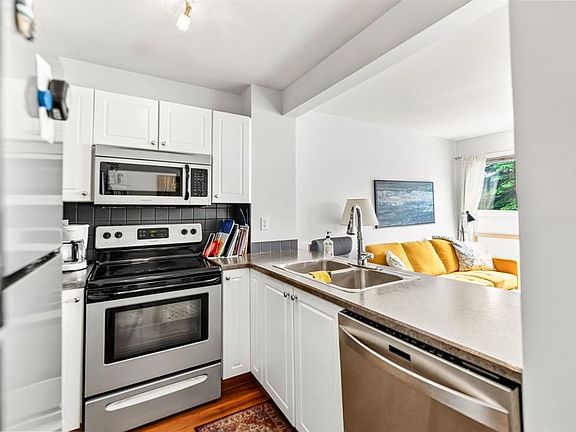 4th image of 6300 N Orr Dr #24