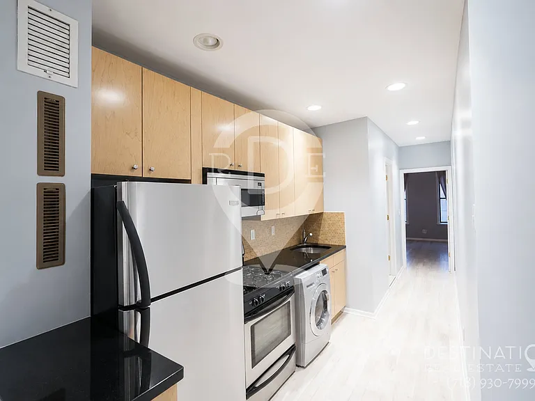 200 W 9th St #4R — Photo 9