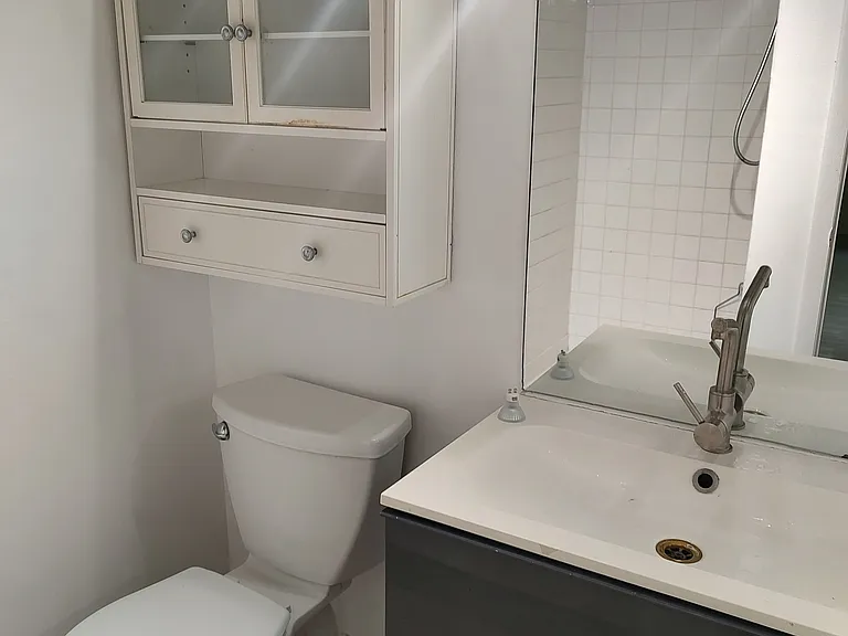 Main bathroom