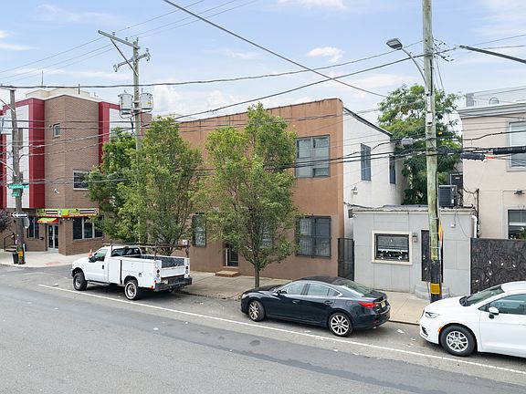 2nd image of 190 W Berks St #11052148