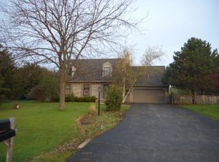 8809 Deer Trail Rd, Spring Grove, IL 60081