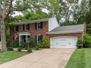 421 Trinity Hills Ln, Saint Matthews, KY 40207