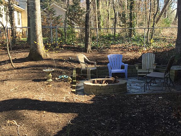 3rd image of 1313 Sherwood Dr