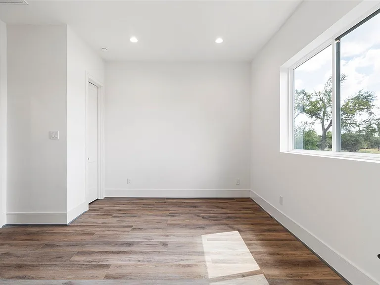 4218 Nichols St — Photo 26