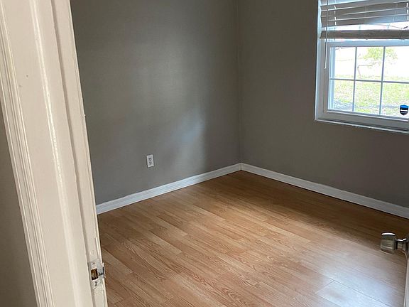 4th image of 4910 Shetland Ave