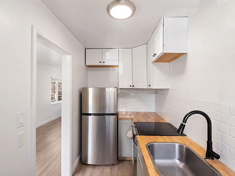 1045 Riverside Dr #D-3 — Photo 27