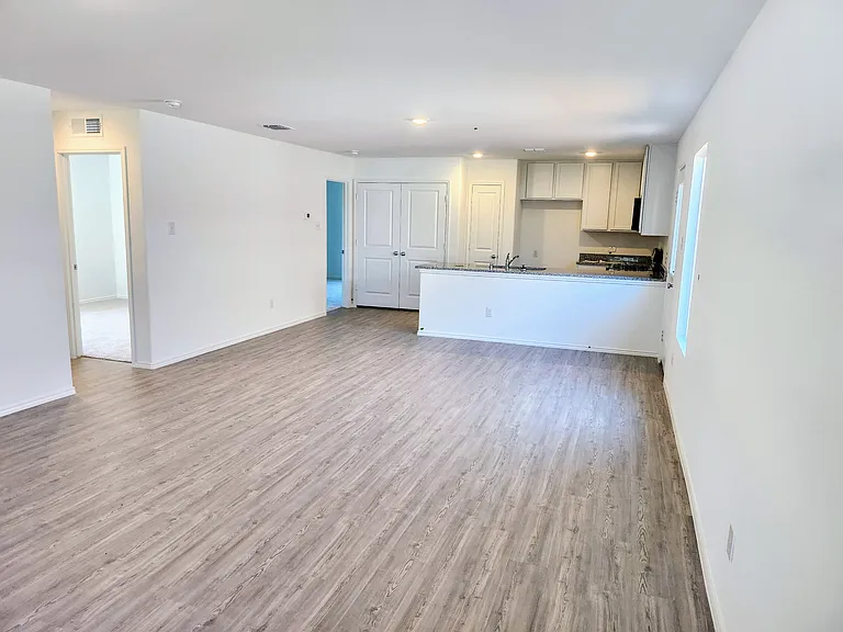 3425 Flicker Ln — Photo 5