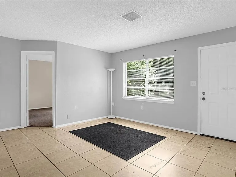 15115 Omaha St — Photo 7