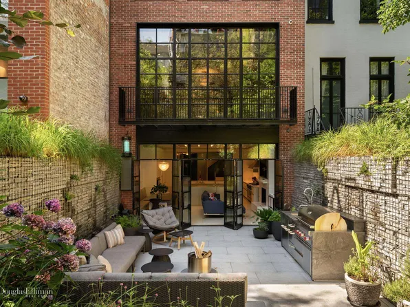 11 Saint Lukes Place image 1 of 27