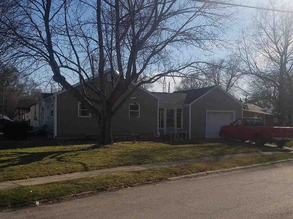 2nd image of 1300 Hedgewood Dr