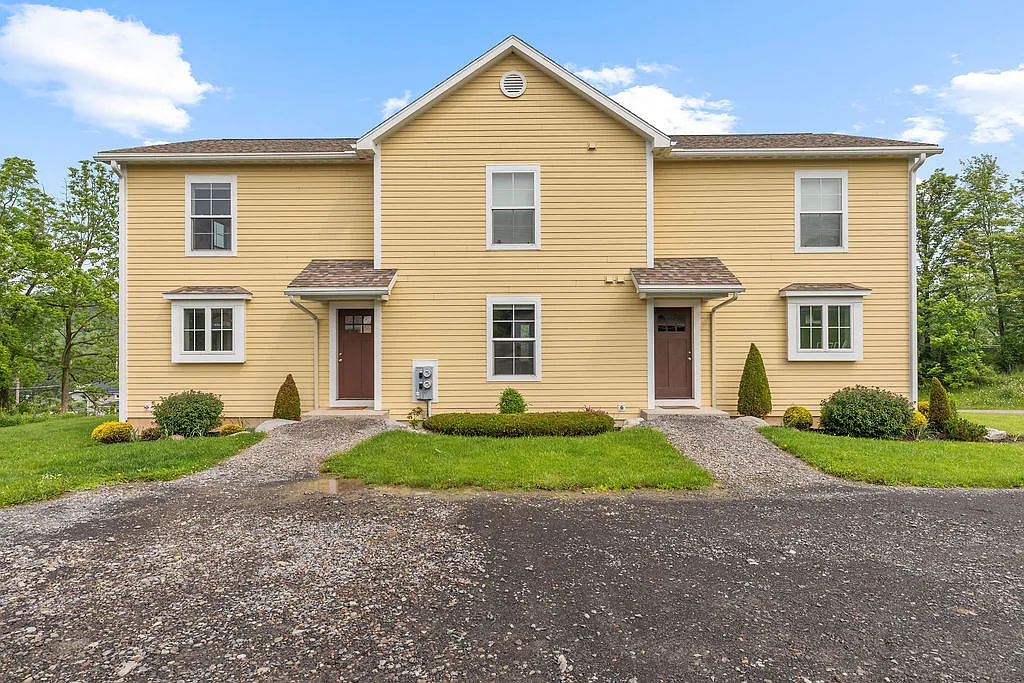3 bed, 2.5 bath, 1671 sqft, $2,850 — Photo 1