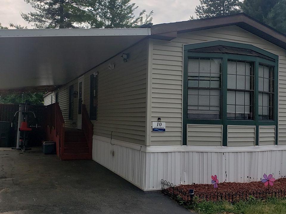 2nd image of 10 Aspen Dr