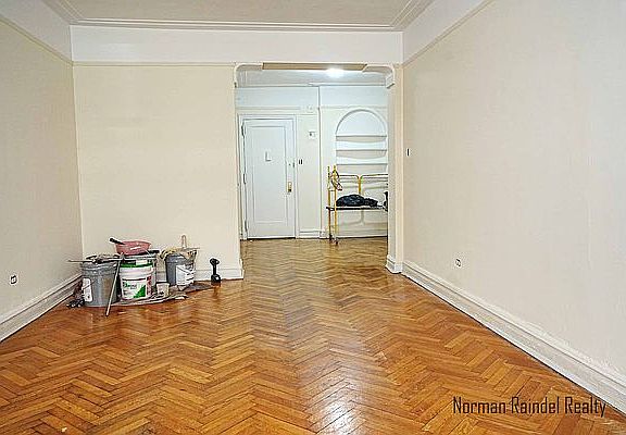 3rd image of 529 E 235th St APT 2A