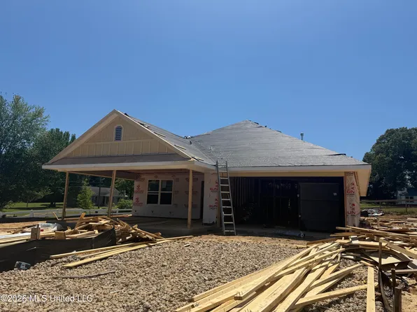 8985 Jackson Ln, Olive Branch, MS 38654