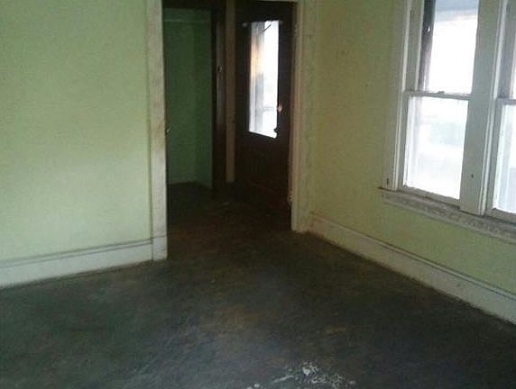 3rd image of 3525 E 106th St