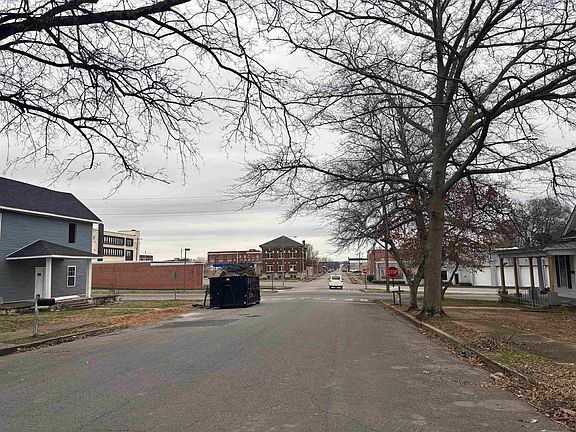 2nd image of 605 Raleigh Ave