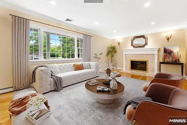 356 N Farview Ave — Photo 3
