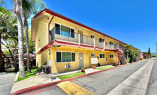 1160 N Broadway #14 Photo 1