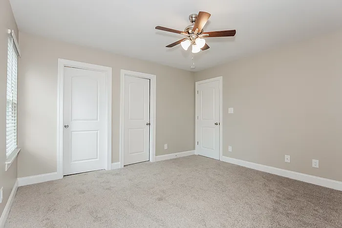 503 E Cloninger St — Photo 9