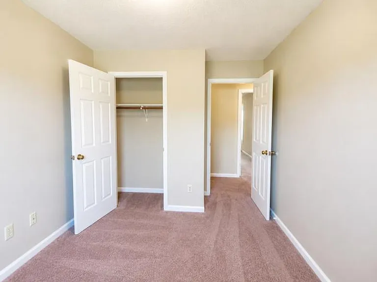 410 Eddy St — Photo 13