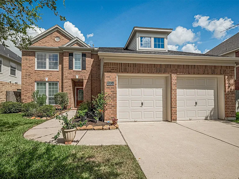 20834 Avery Cove Ln — Photo 2