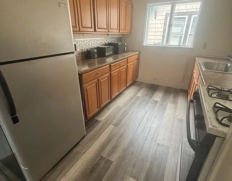 154 W Winspear Ave #S — Photo 3