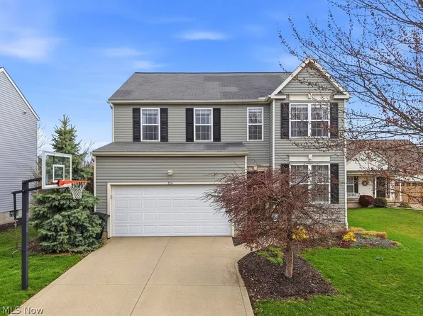 214 Gatwick Grove Cir, Wadsworth, OH 44281