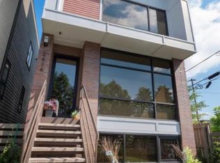 2416 W Addison St, Chicago, IL 60618