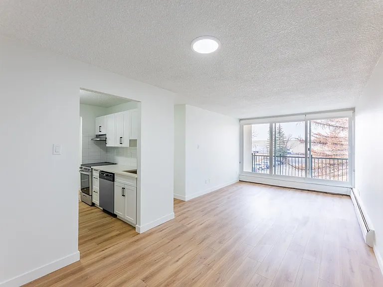 9700 Bonaventure Dr SE — Photo 45