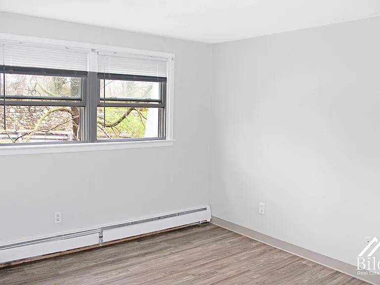 Hillside Terrace Apartments — Photo 15