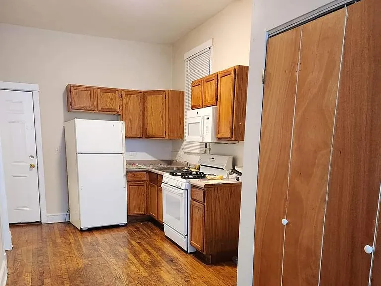 2238 W 21st St #2F — Photo 12