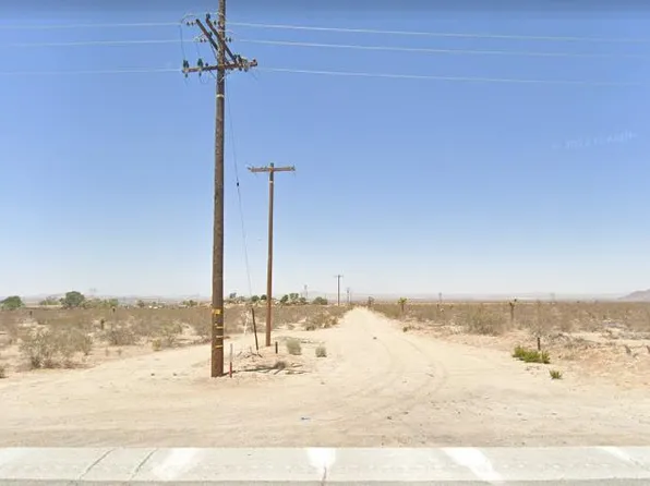 Vic Ave N #V14 & 200, Palmdale, CA 93591