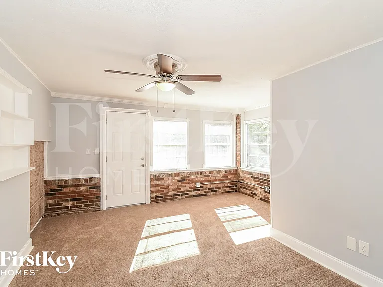 451 Gano Ct — Photo 3