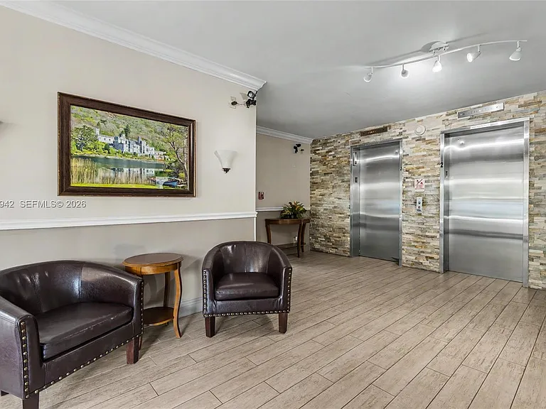 3250 N Palm Aire Dr #406 — Photo 12