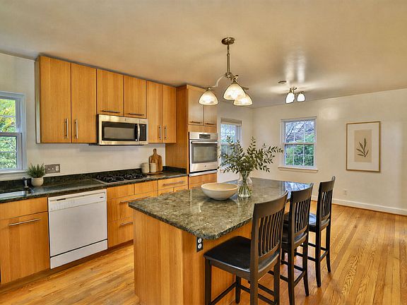 2nd image of 608 Cloverfield Pl