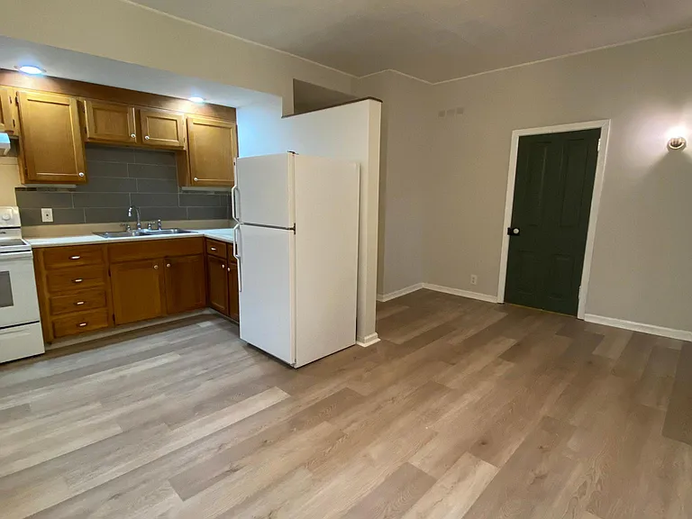 130 N Railroad St #1 — Photo 1