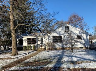 100 Ash St, Lake Zurich, IL 60047