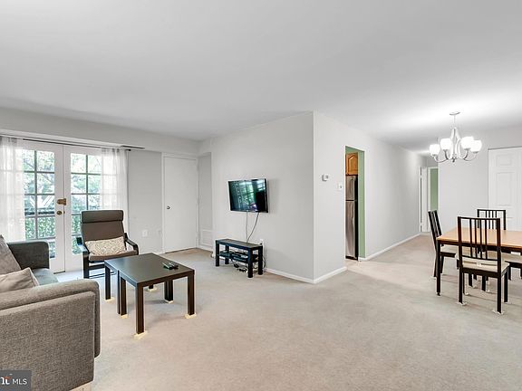 3rd image of 403 N Beauregard St APT 201