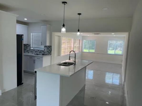 1038 Macy Street, West Palm Beach, FL 33405