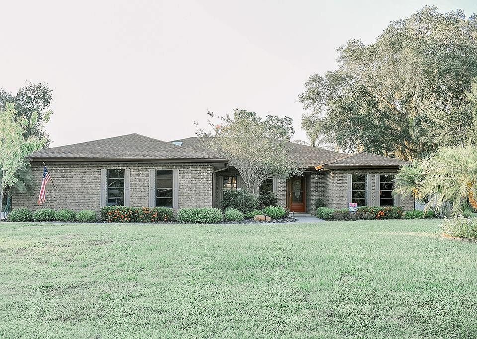 1st image of 1479 Skyline Dr